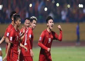 Thắng đậm Campuchia, Việt Nam giành ngôi đầu bảng A