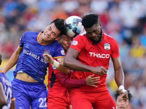 Bóng đá Việt Nam 11/8: Lộ thời điểm V-League 2020 có thể trở lại sau dịch Covid-19