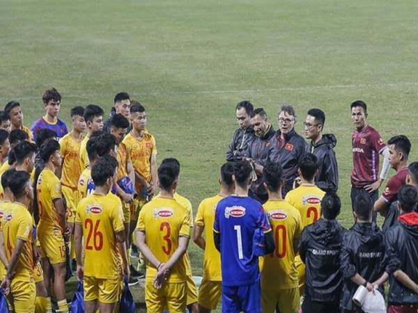 Bóng đá Việt Nam chiều 27/3: U23 Việt Nam chạm cột mốc đáng buồn