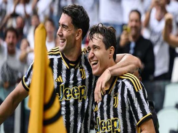 Juventus dẫn đầu Serie A