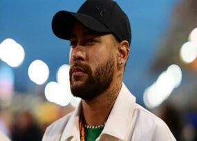 Tin thể thao 2/4: Neymar xúc động khi trở lại đội bóng cũ