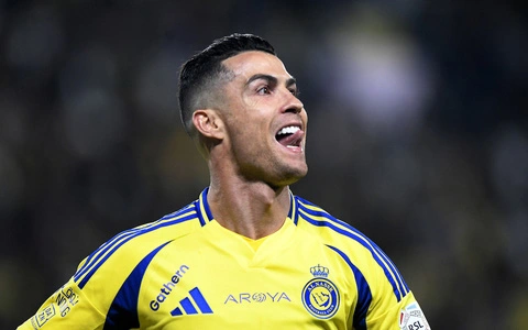 Tin BĐ: Ronaldo sẽ ở lại Al Nassr thêm 1 năm