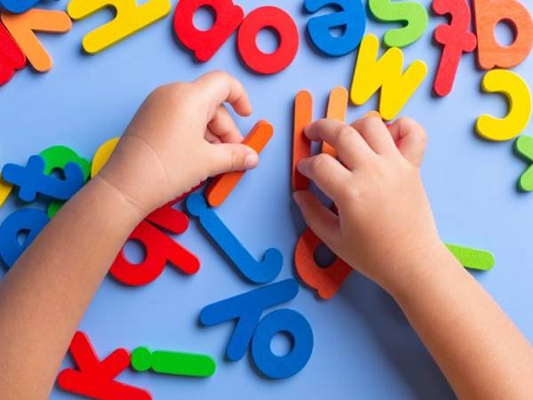 Bật mí 10 cách dạy con học chữ cái hiệu quả tại nhà Bật mí 10 cách dạy con học chữ cái hiệu quả tại nhà