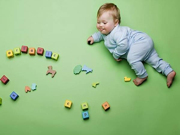 Có nên giáo dục sớm cho trẻ? Phân tích lợi ích và rủi ro Có nên giáo dục sớm cho trẻ? Phân tích lợi ích và rủi ro