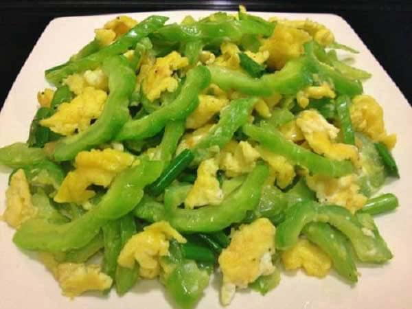 Khổ qua xào trứng – Món nhanh gọn cho bữa sáng
